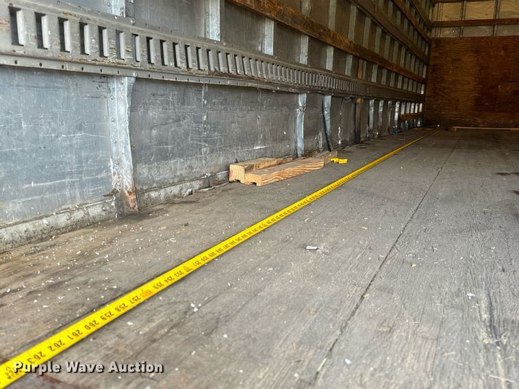 image for item EH7241 2000 International  4900 box truck