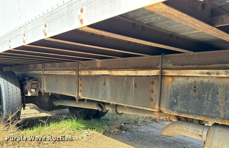 image for item EH7241 2000 International  4900 box truck