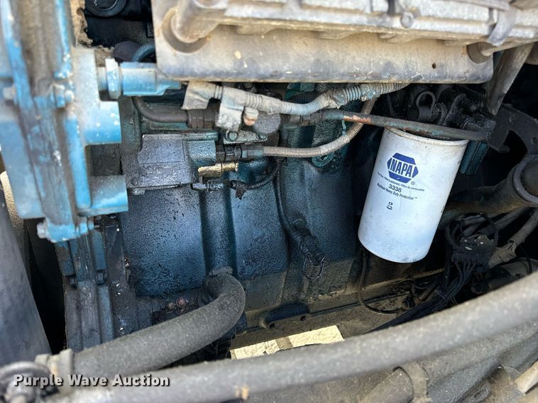 image for item EH7241 2000 International  4900 box truck