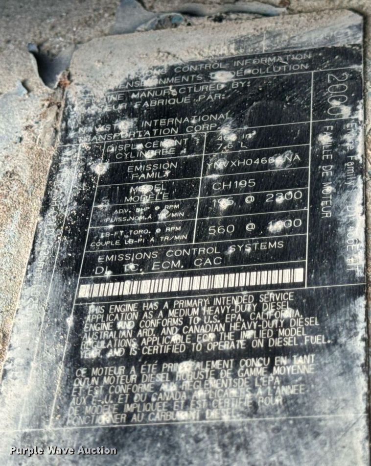 image for item EH7241 2000 International  4900 box truck