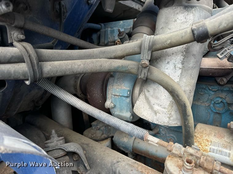 image for item EH7241 2000 International  4900 box truck