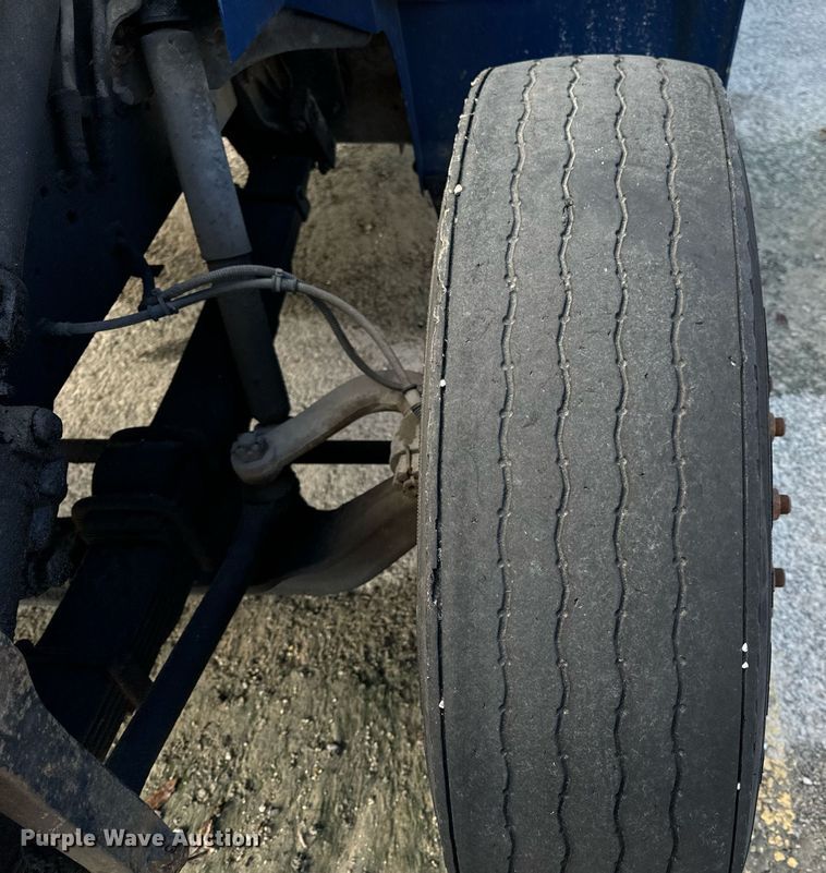 image for item EH7241 2000 International  4900 box truck