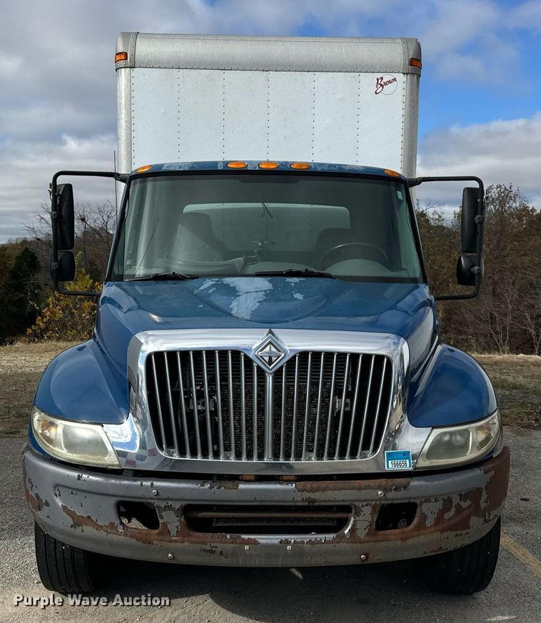 image for item EH7243 2007 International 4300 box truck