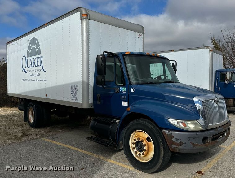 image for item EH7243 2007 International 4300 box truck