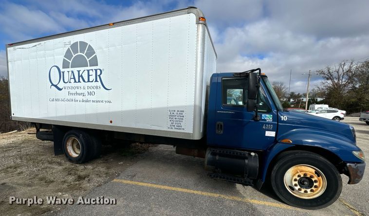 image for item EH7243 2007 International 4300 box truck