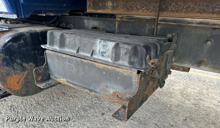 image for item EH7243 2007 International 4300 box truck