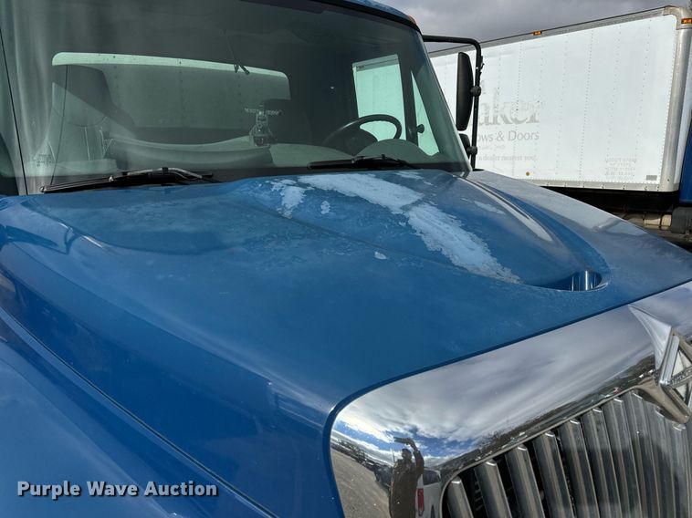 image for item EH7243 2007 International 4300 box truck