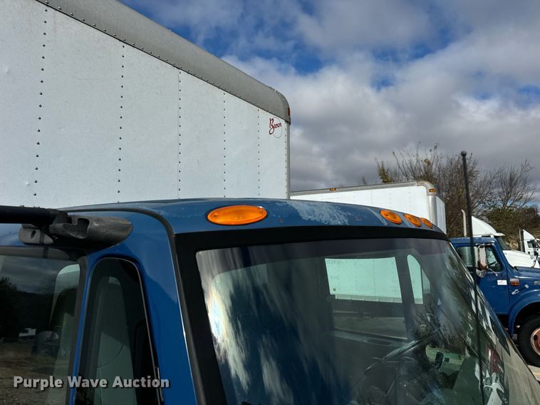 image for item EH7243 2007 International 4300 box truck