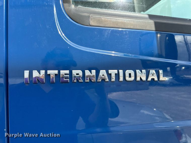 image for item EH7243 2007 International 4300 box truck