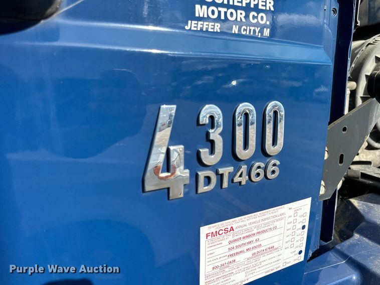 image for item EH7243 2007 International 4300 box truck