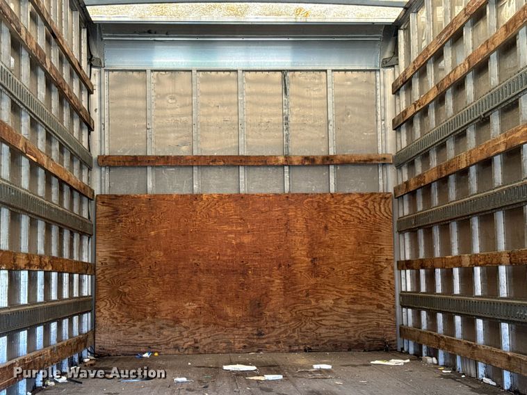 image for item EH7243 2007 International 4300 box truck