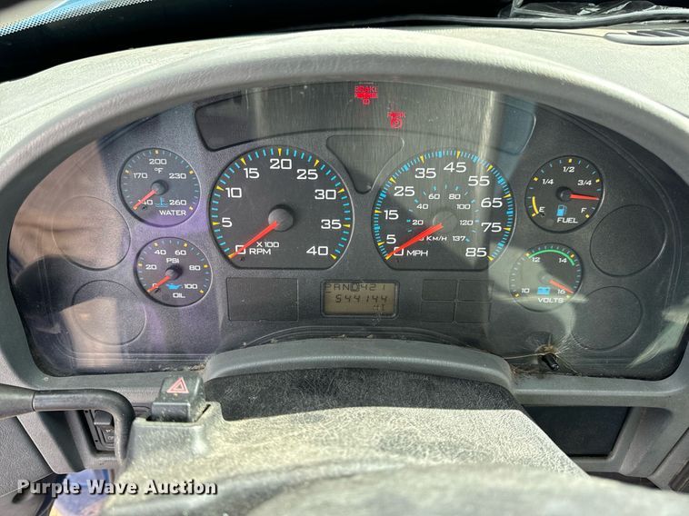 image for item EH7243 2007 International 4300 box truck