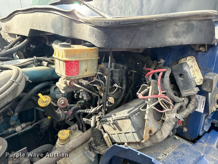 image for item EH7243 2007 International 4300 box truck