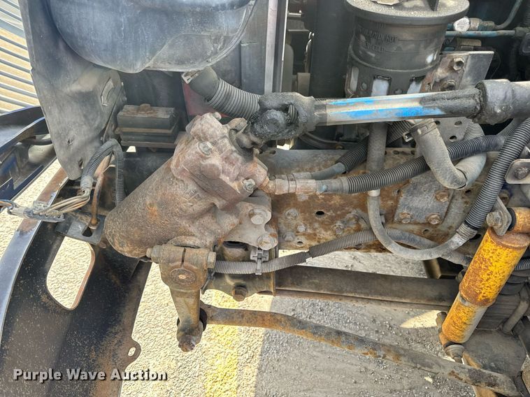 image for item EH7243 2007 International 4300 box truck