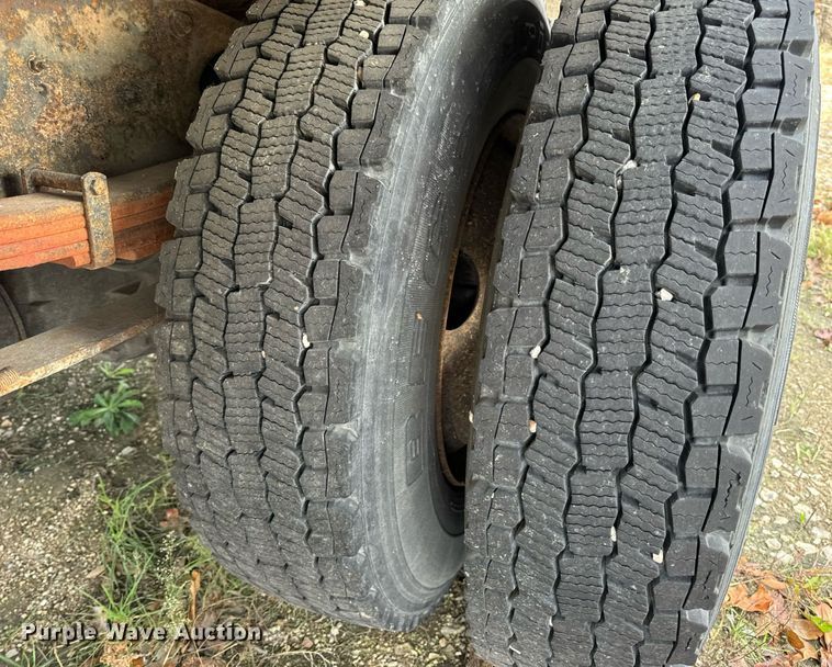 image for item EH7243 2007 International 4300 box truck