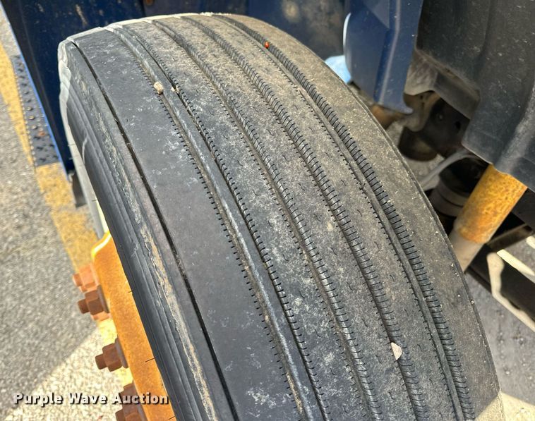 image for item EH7243 2007 International 4300 box truck