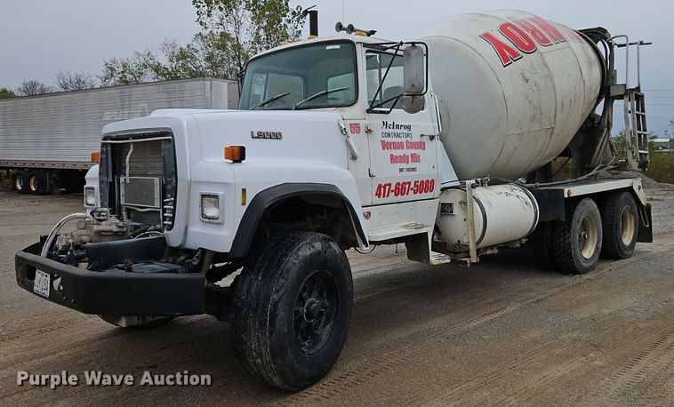 image for item EI8550 1988 Ford L9000 ready mix truck