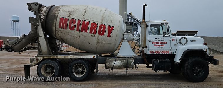 image for item EI8550 1988 Ford L9000 ready mix truck