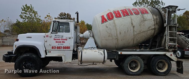 image for item EI8550 1988 Ford L9000 ready mix truck