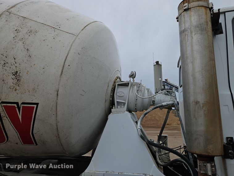 image for item EI8550 1988 Ford L9000 ready mix truck