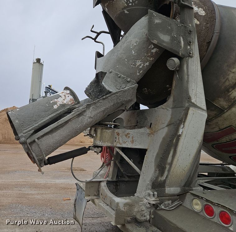 image for item EI8550 1988 Ford L9000 ready mix truck