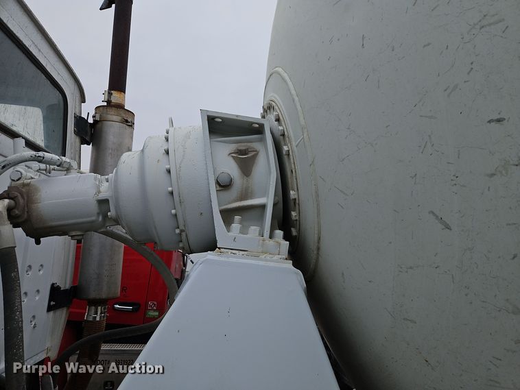 image for item EI8550 1988 Ford L9000 ready mix truck