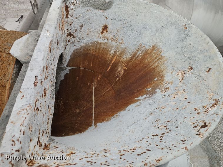 image for item EI8550 1988 Ford L9000 ready mix truck