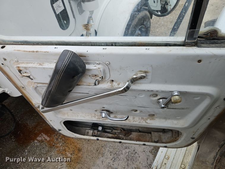 image for item EI8550 1988 Ford L9000 ready mix truck