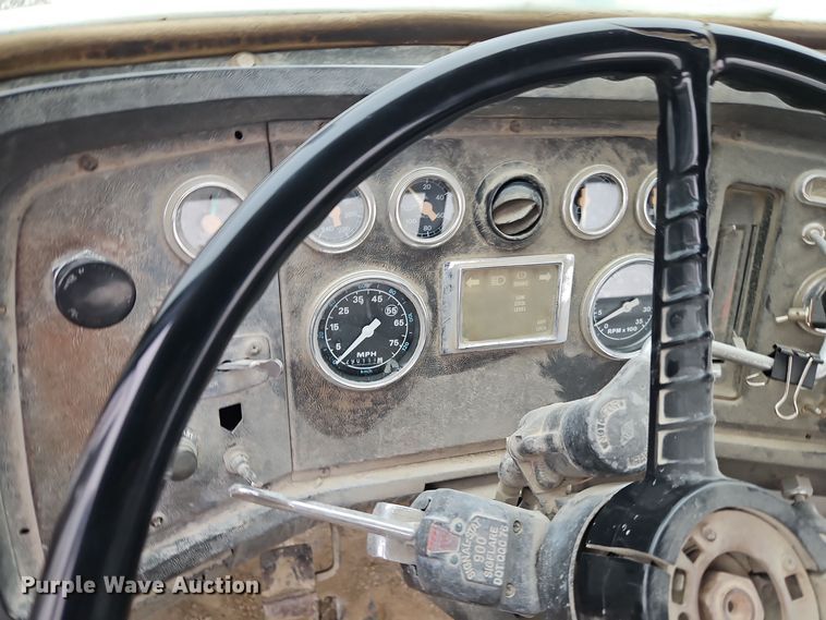 image for item EI8550 1988 Ford L9000 ready mix truck