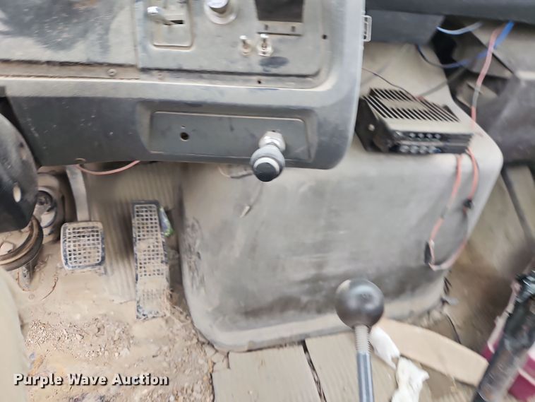 image for item EI8550 1988 Ford L9000 ready mix truck