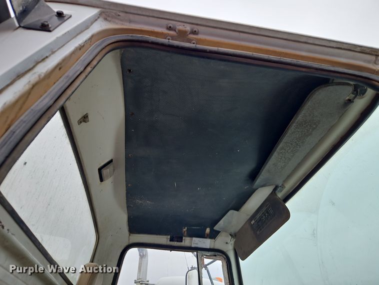 image for item EI8550 1988 Ford L9000 ready mix truck