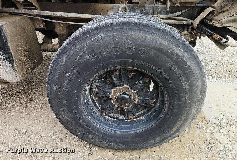 image for item EI8550 1988 Ford L9000 ready mix truck