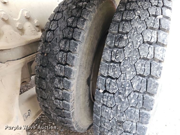 image for item EI8550 1988 Ford L9000 ready mix truck