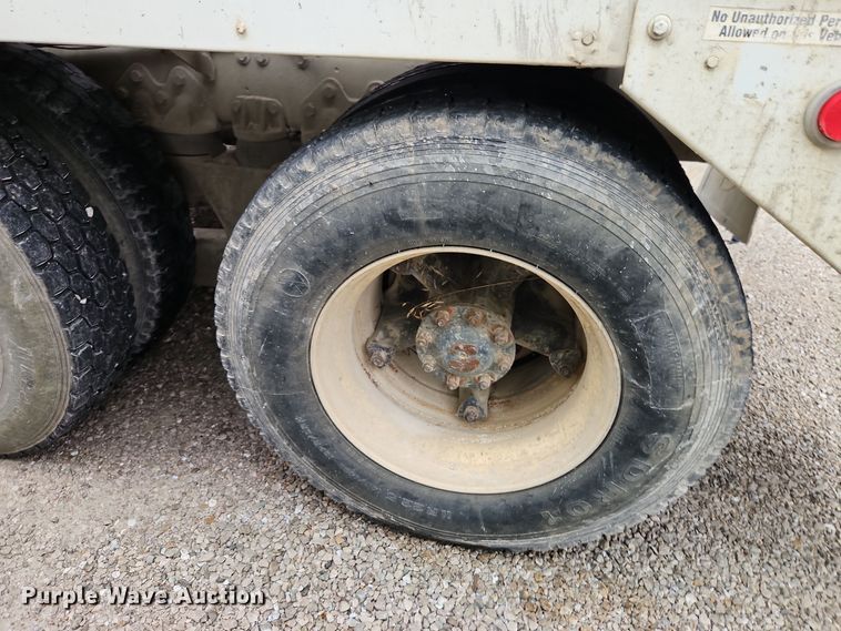 image for item EI8550 1988 Ford L9000 ready mix truck