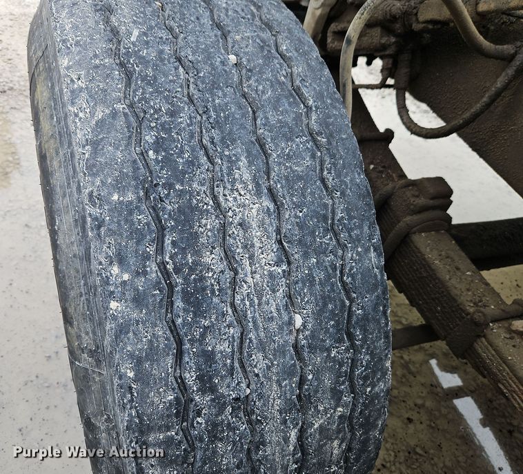 image for item EI8550 1988 Ford L9000 ready mix truck