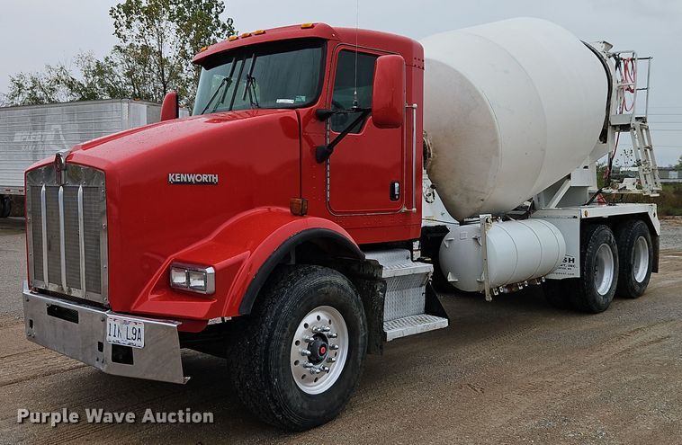 image for item EI8551 2005 Kenworth T800 ready mix truck