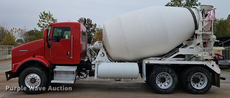 image for item EI8551 2005 Kenworth T800 ready mix truck