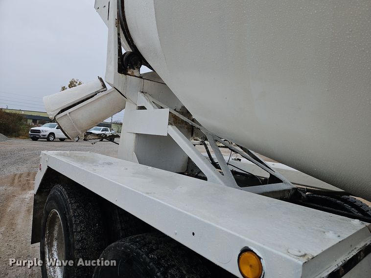 image for item EI8551 2005 Kenworth T800 ready mix truck