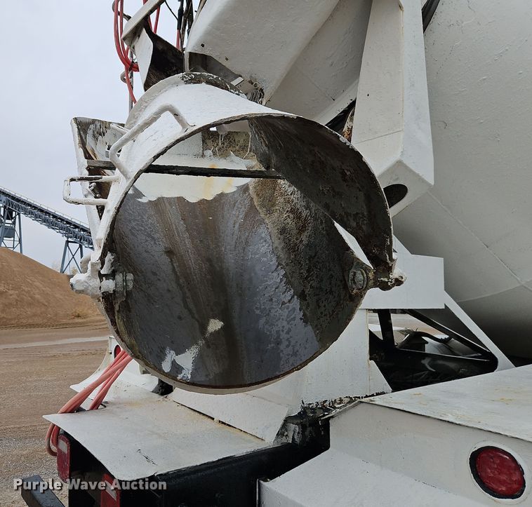 image for item EI8551 2005 Kenworth T800 ready mix truck