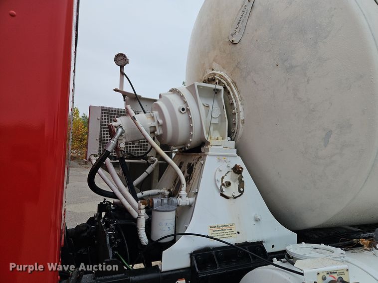 image for item EI8551 2005 Kenworth T800 ready mix truck