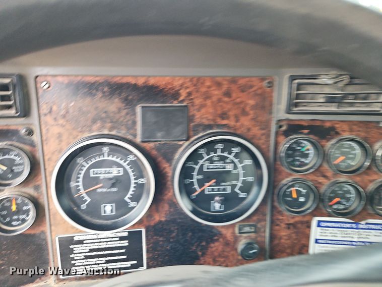 image for item EI8551 2005 Kenworth T800 ready mix truck