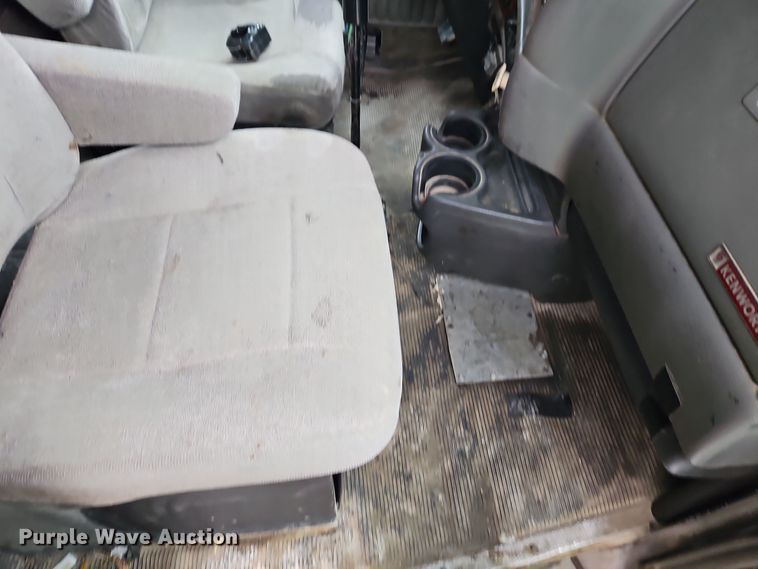 image for item EI8551 2005 Kenworth T800 ready mix truck