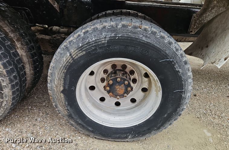 image for item EI8551 2005 Kenworth T800 ready mix truck