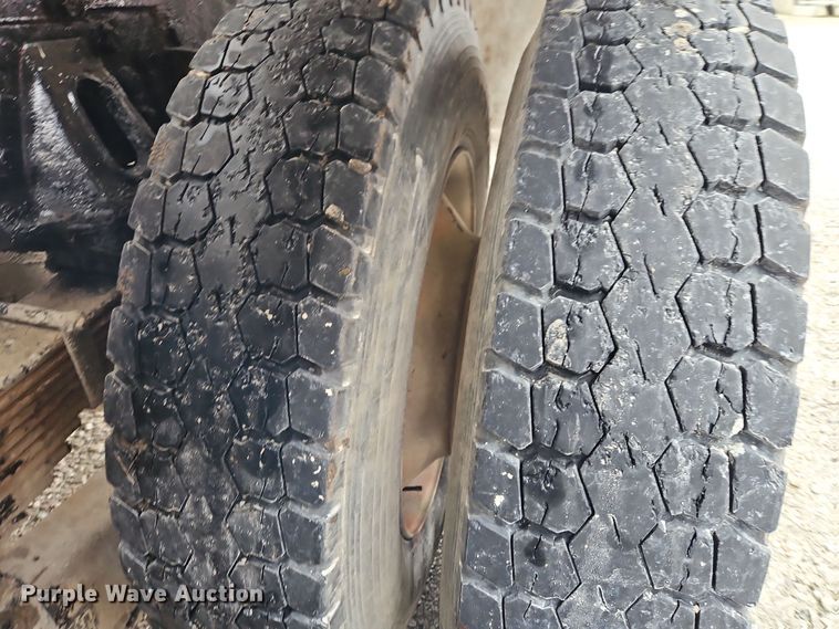 image for item EI8551 2005 Kenworth T800 ready mix truck