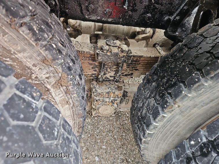 image for item EI8551 2005 Kenworth T800 ready mix truck