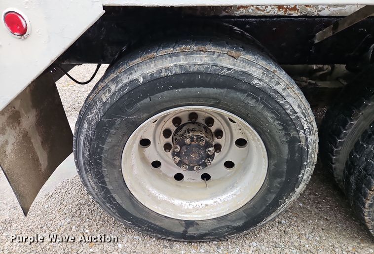 image for item EI8551 2005 Kenworth T800 ready mix truck