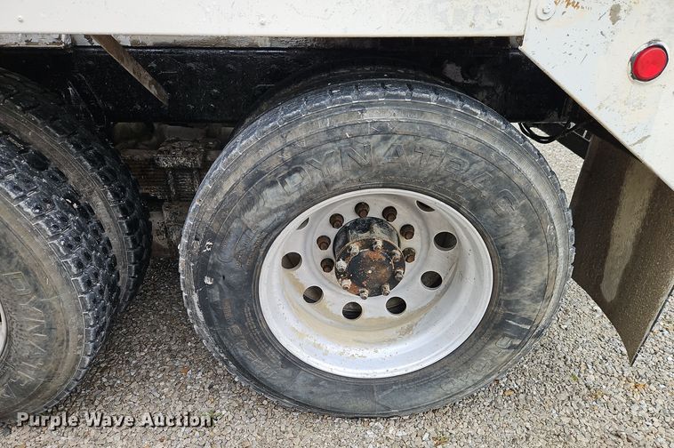 image for item EI8551 2005 Kenworth T800 ready mix truck