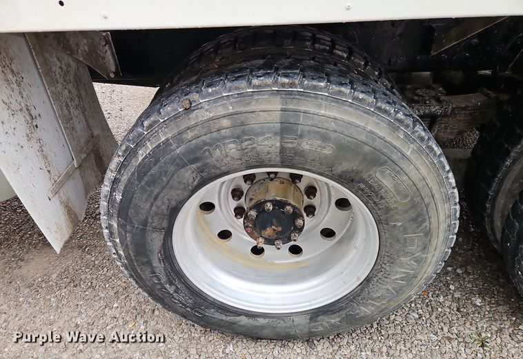 image for item EI8551 2005 Kenworth T800 ready mix truck