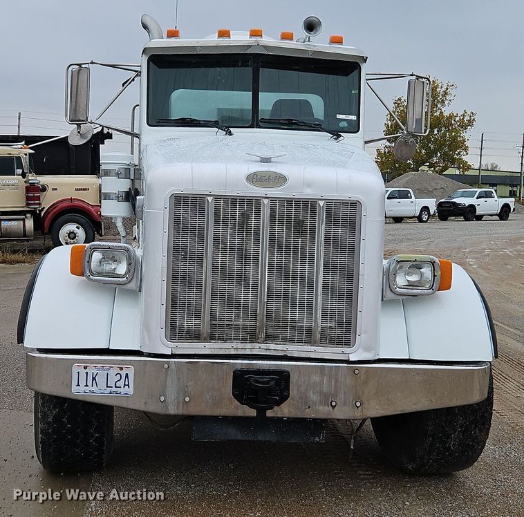 image for item EI8552 2000 Peterbilt 357 ready mix truck