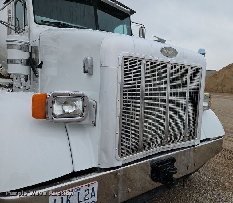 image for item EI8552 2000 Peterbilt 357 ready mix truck